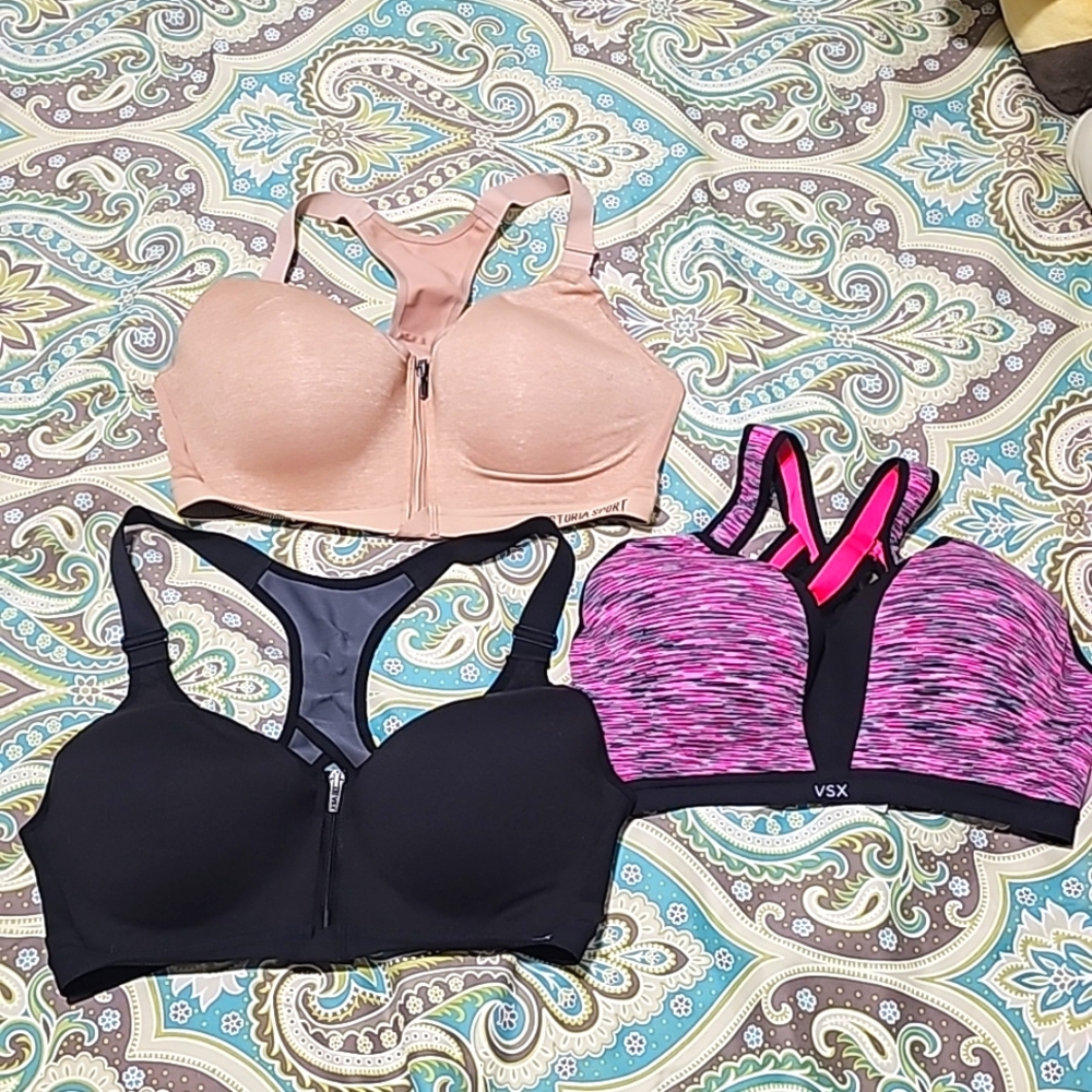 VS Sports Bra - Lot of 3